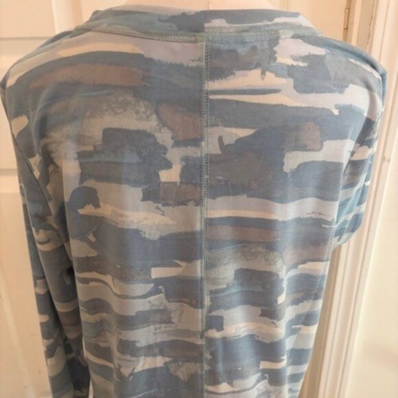 Isaac Mizrahi Long Sleeve V-Neck Tees - Picture 2 of 7